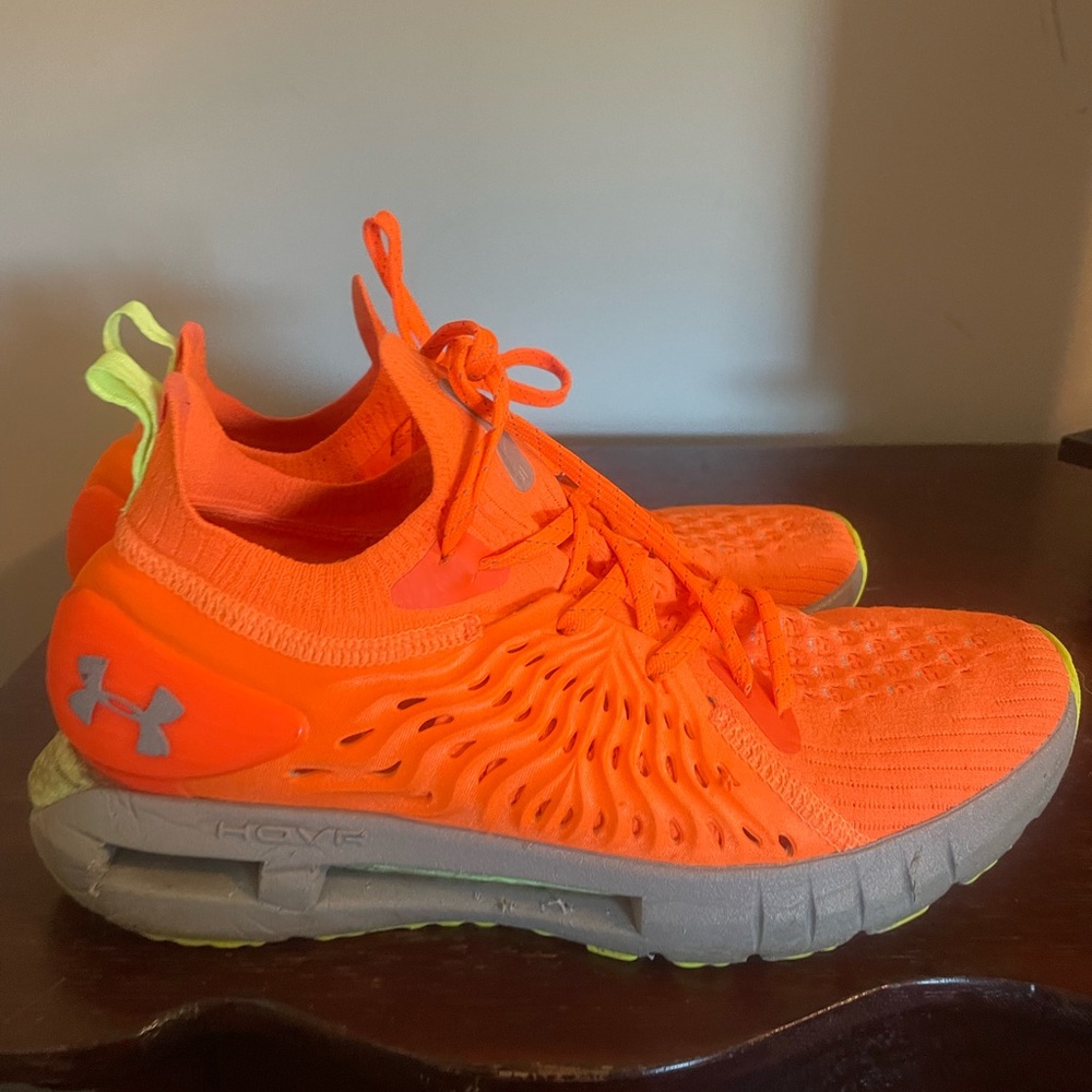 - Under armour Hovr  size 9
